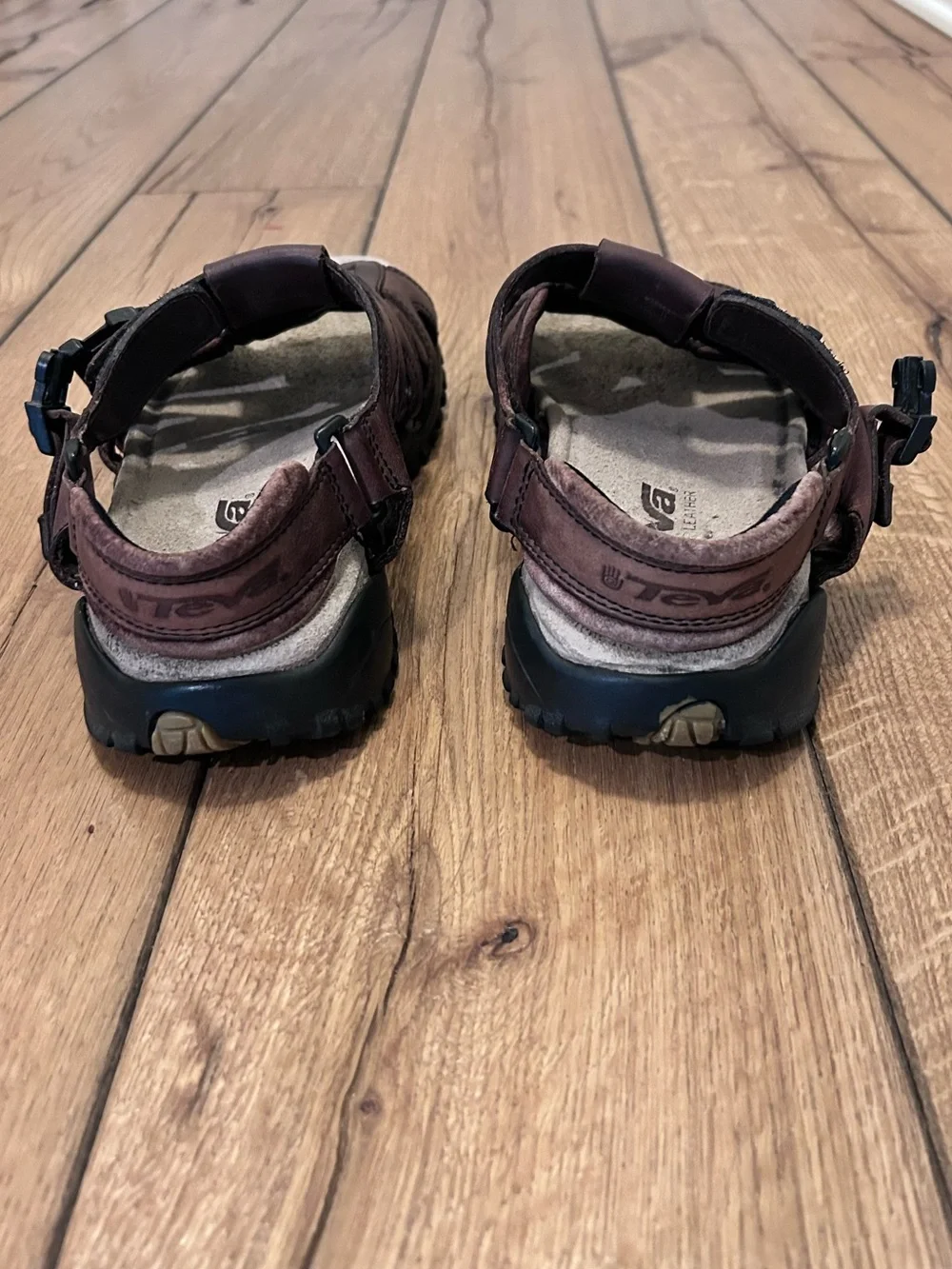 Teva Men's Brown Waterproof Leather Fisherman Strapped Outdoor Sandals Size 11